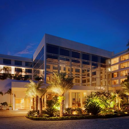 Radisson Blu Plaza Hotel Hyderabad Banjara Hills Exteriér fotografie The hotel at night