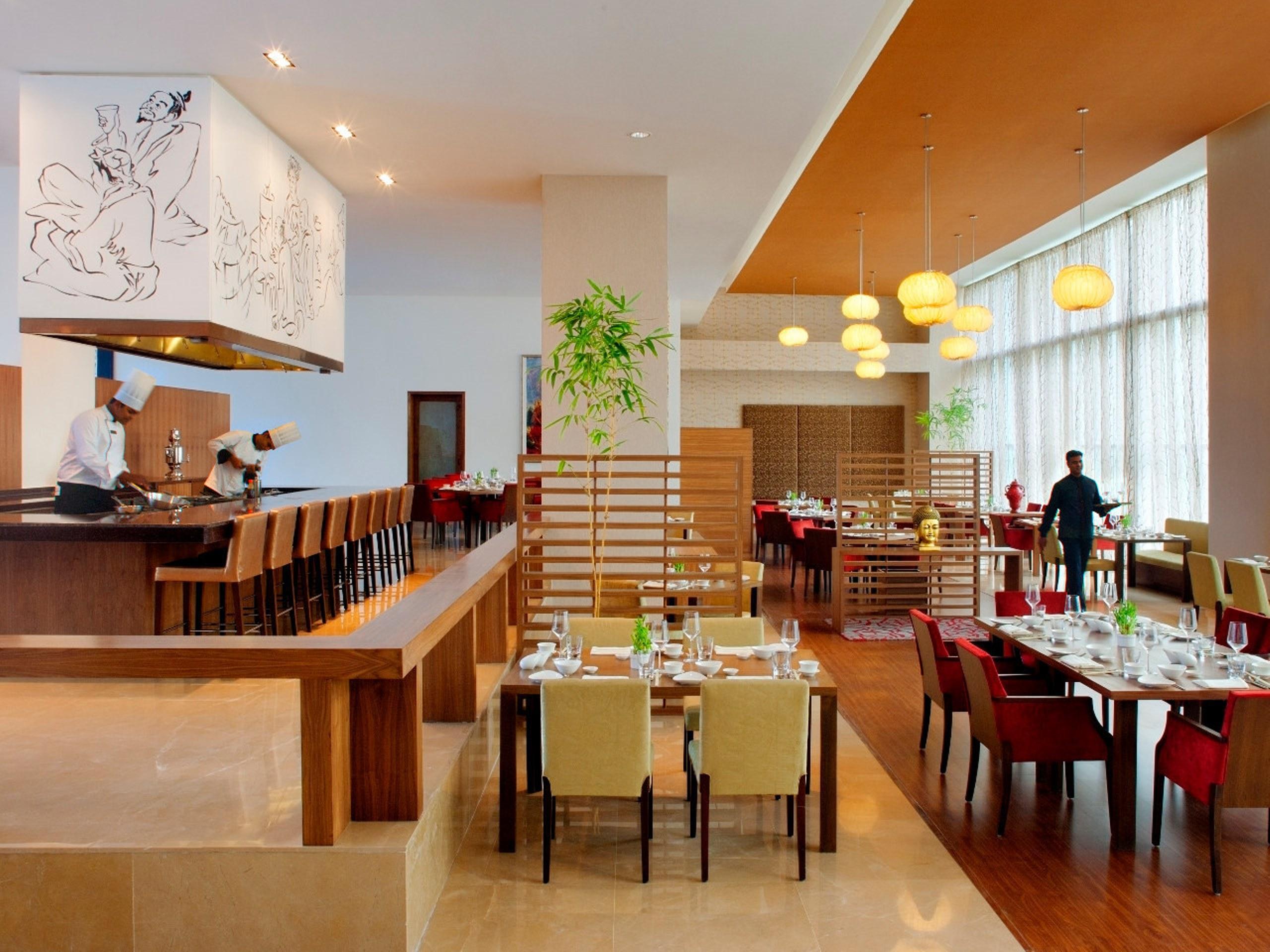 Radisson Blu Plaza Hotel Hyderabad Banjara Hills Exteriér fotografie The restaurant