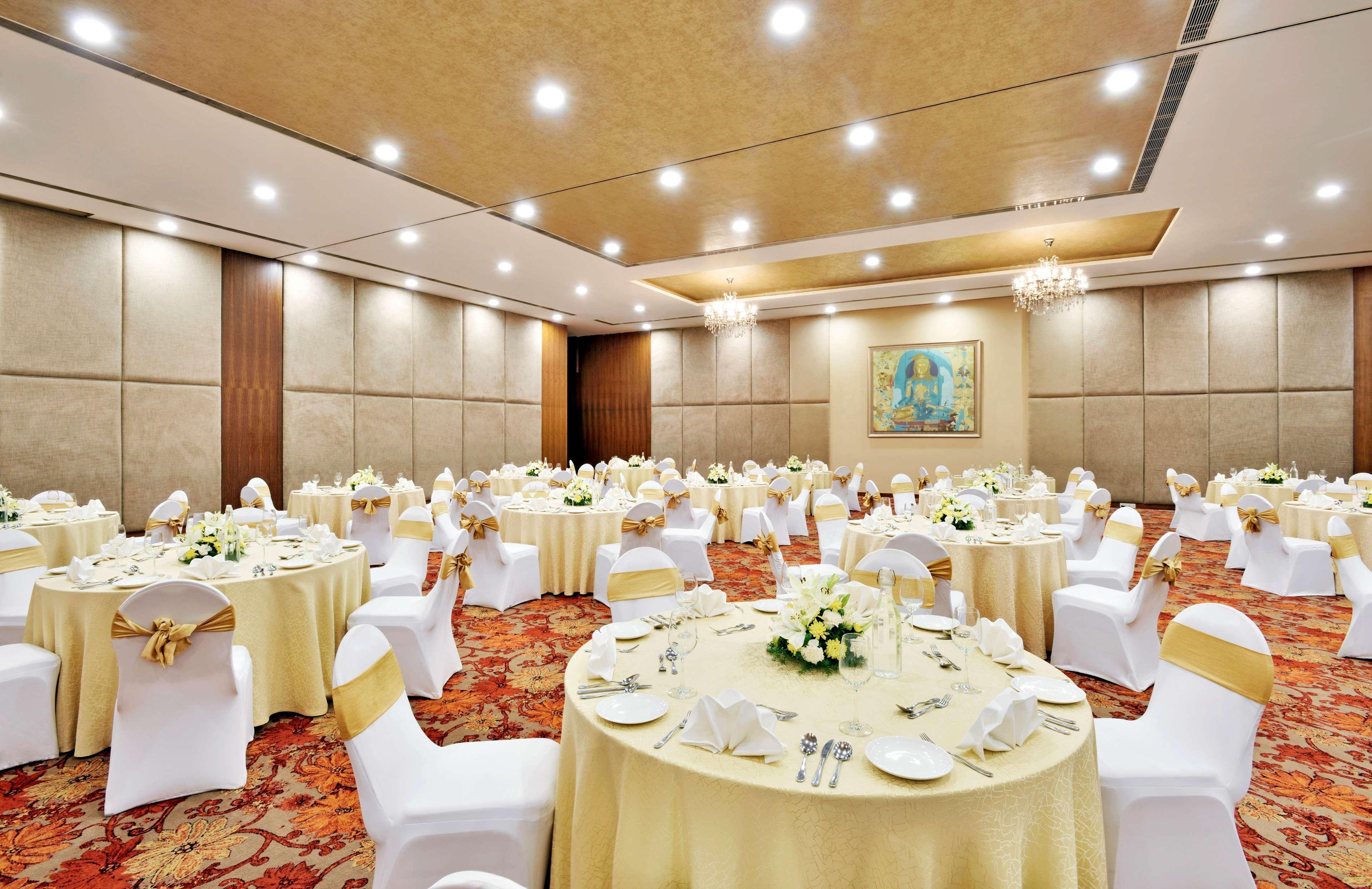 Radisson Blu Plaza Hotel Hyderabad Banjara Hills Exteriér fotografie The Grand Ballroom