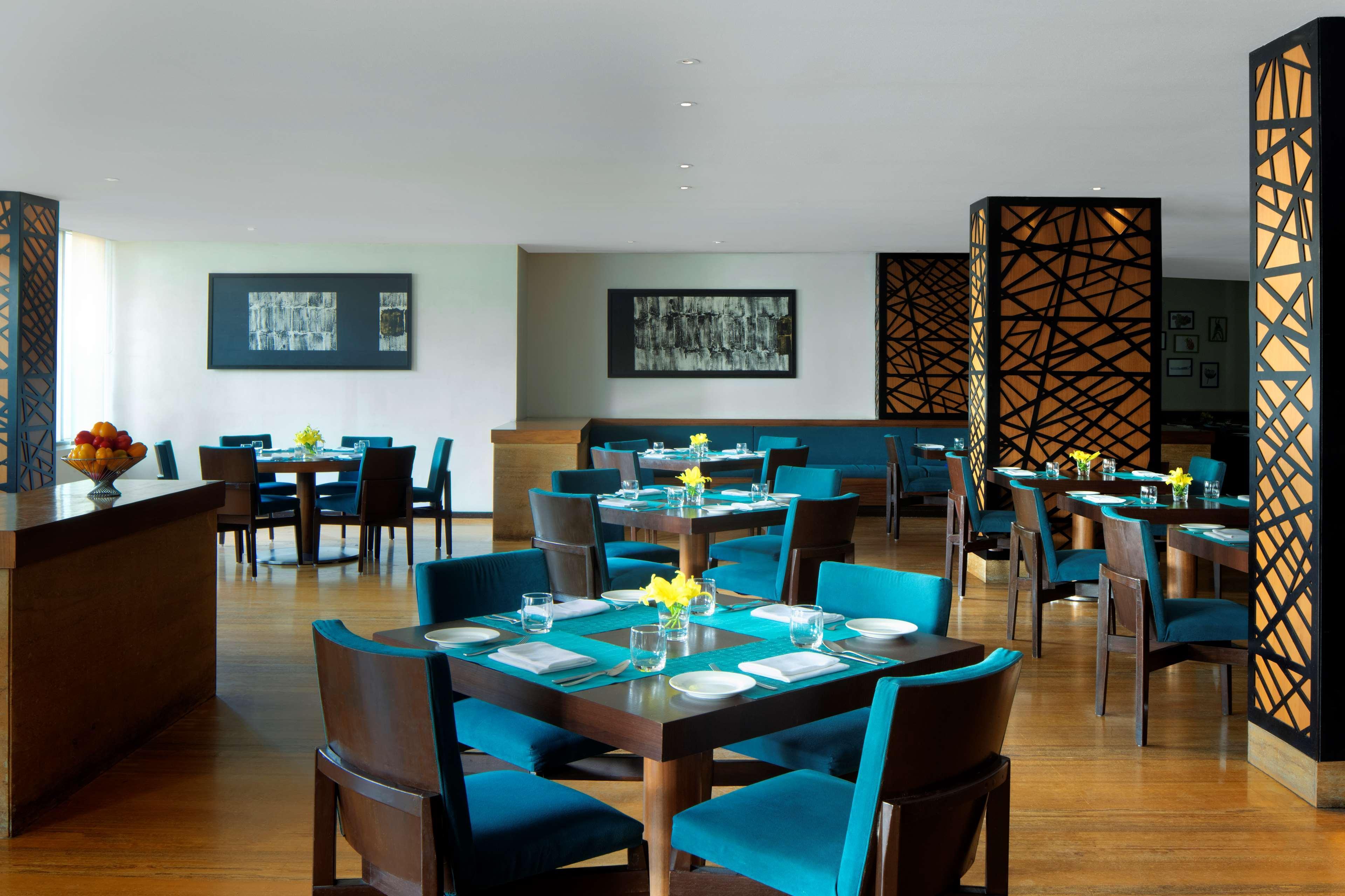 Radisson Blu Plaza Hotel Hyderabad Banjara Hills Exteriér fotografie The Park, Hyderabad