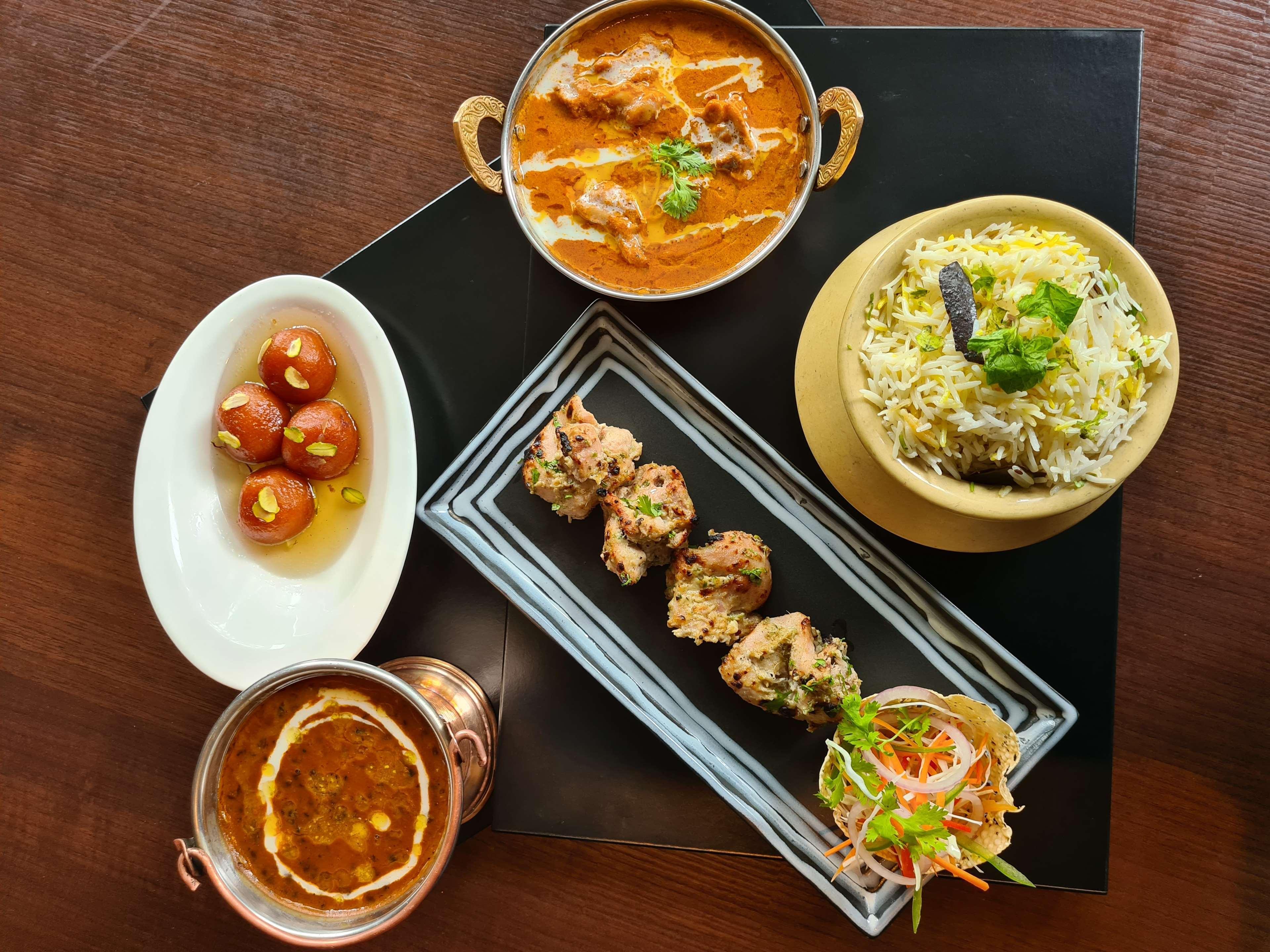Radisson Blu Plaza Hotel Hyderabad Banjara Hills Exteriér fotografie Indian cuisine